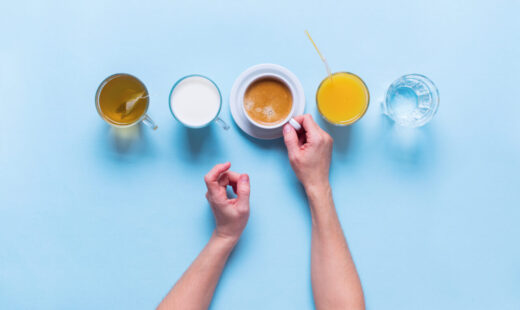 apa,-suc-sau-cafea:-ce-sa-bei-pe-timp-de-canicula-si-ce-sa-eviti