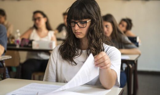 subiecte-bacalaureat-2026-la-biologie,-geografie,-logica,-informatica-si-chimie-ce-au-avut-de-rezolvat-elevii.-update