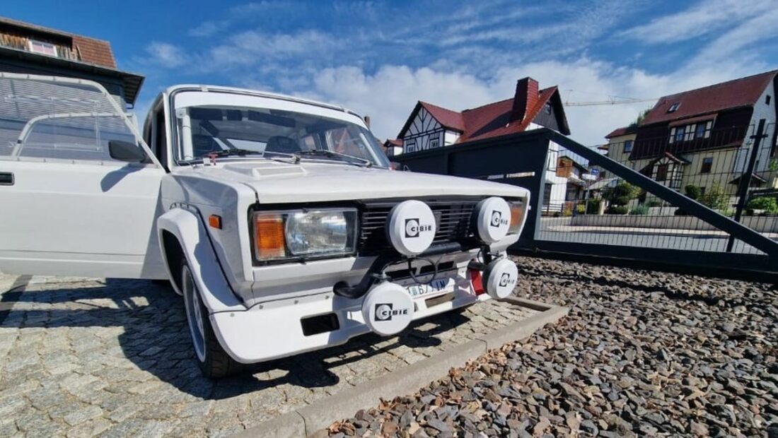 o-lada-veche-se-vinde-cu-pretul-unui-mercedes-nou.-secretul-de-sub-capota