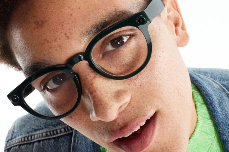 samsung-vrea-sa-iti-mute-telefonul-pe-fata:-galaxy-glasses-ar-putea-fi-controlabili-cu-inelul-si-ceasul-de-la-mana