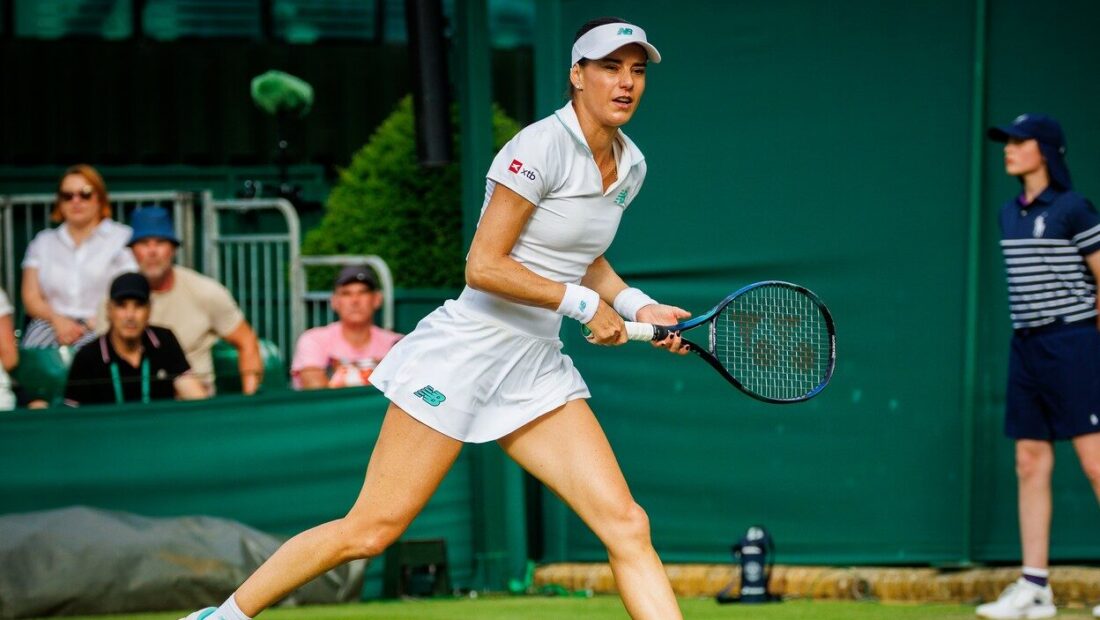 secretele-de-pe-manecile-soranei-cirstea-sau-cum-se-transforma-albul-de-la-wimbledon-intr-o-tiparnita-de-dolari