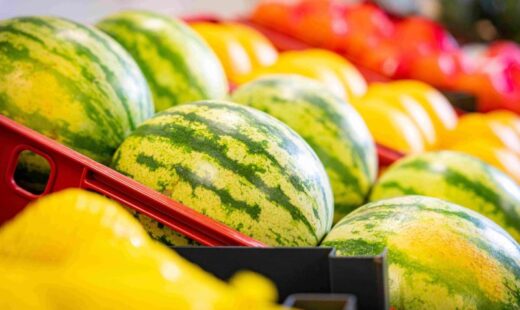 semnele-care-arata-ca-pepenii-din-supermarket-sunt-copti-si-proaspeti.-la-ce-sa-fii-atent-cand-ii-alegi