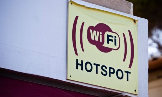 cum-transformi-telefonul-intr-un-hotspot-wifi-si-iti-creezi-propria-retea-de-internet-oriunde