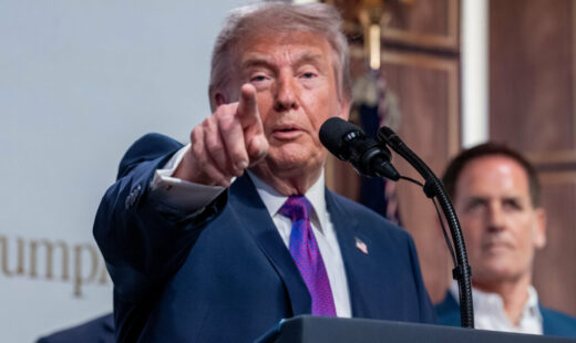 ii-vom-trimite-in-exil:-trump-promite-sa-ii-expulzeze-pe-comunisti-din-statele-unite