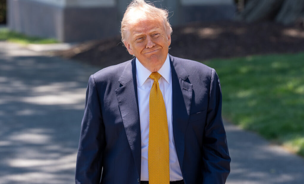 trump-multumeste-fifa-dupa-ce-cartonasul-rosu-acordat-unui-jucator-american-a-fost-anulat