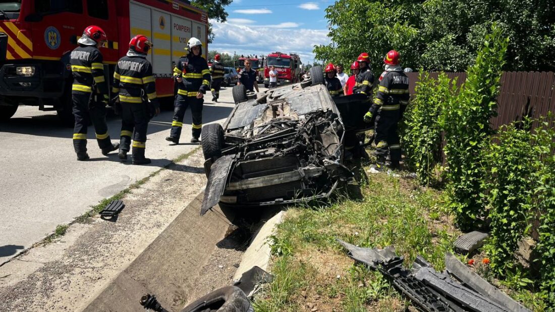 accident-cu-victime-in-comuna-lespezi.-o-masina-a-intrat-intr-un-cap-de-pod