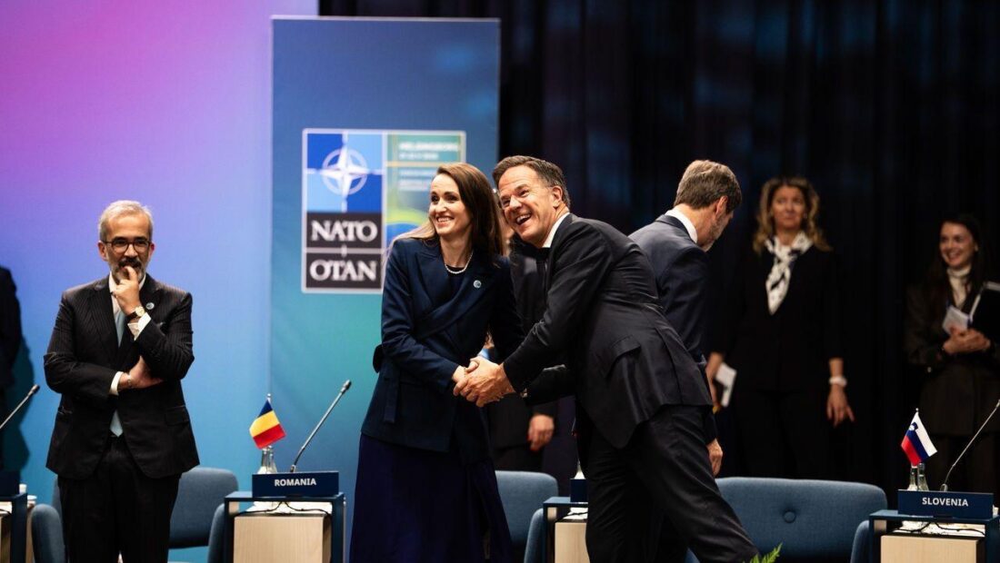 oana-toiu-si-a-anuntat-participarea-la-summitul-nato-de-la-istanbul-cu-o-poza-cu-mark-rutte-de-la-o-ministeriala-nato-din-suedia