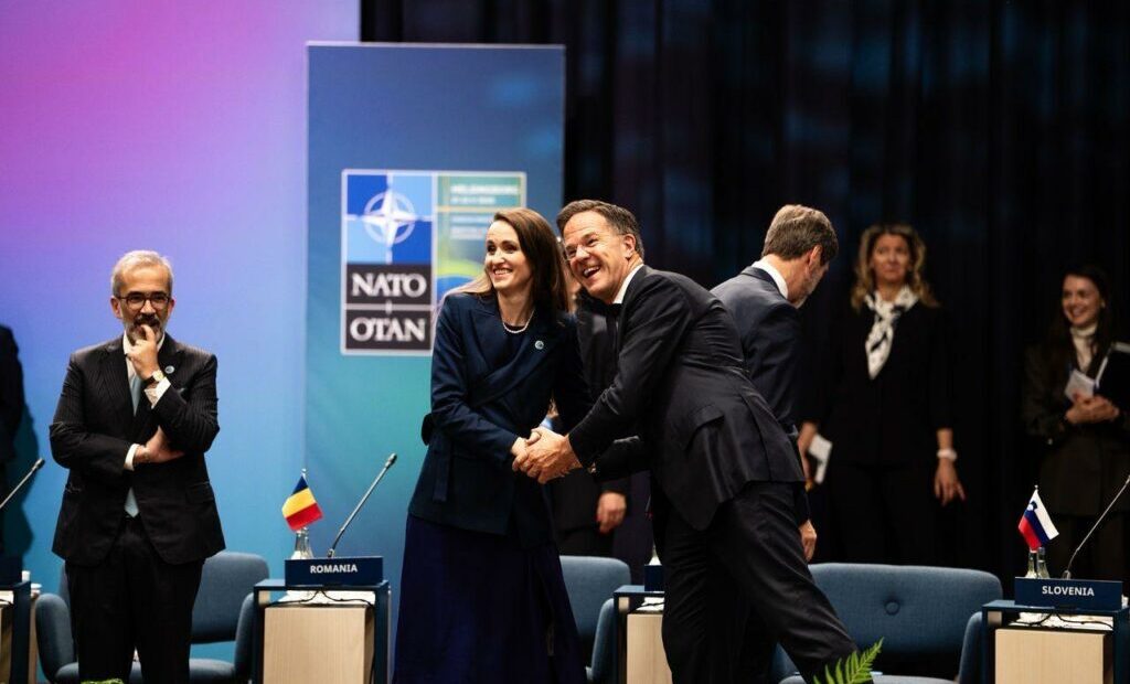 oana-toiu,-la-summitul-nato-de-la-ankara,-s-a-fotografiat-alaturi-de-mark-rutte.-mesaj-de-sustinere-pentru-rolul-romaniei-in-alianta
