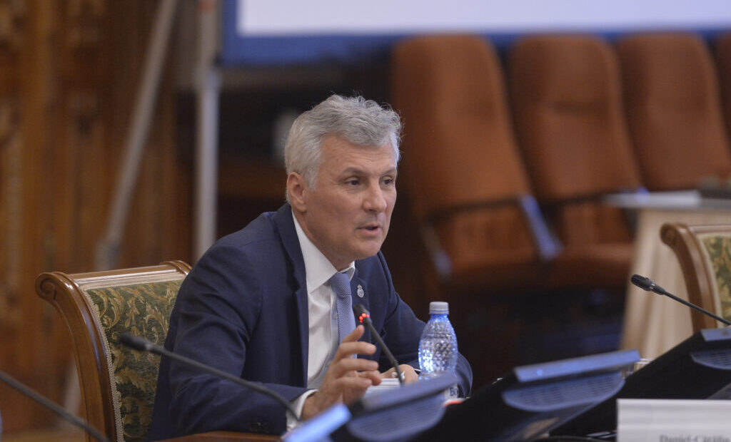 liderul-senatorilor-psd-lanseaza-acuzatii-la-adresa-pnl-si-aur:-bolojan-s-a-inteles-cu-simion-pentru-anticipate