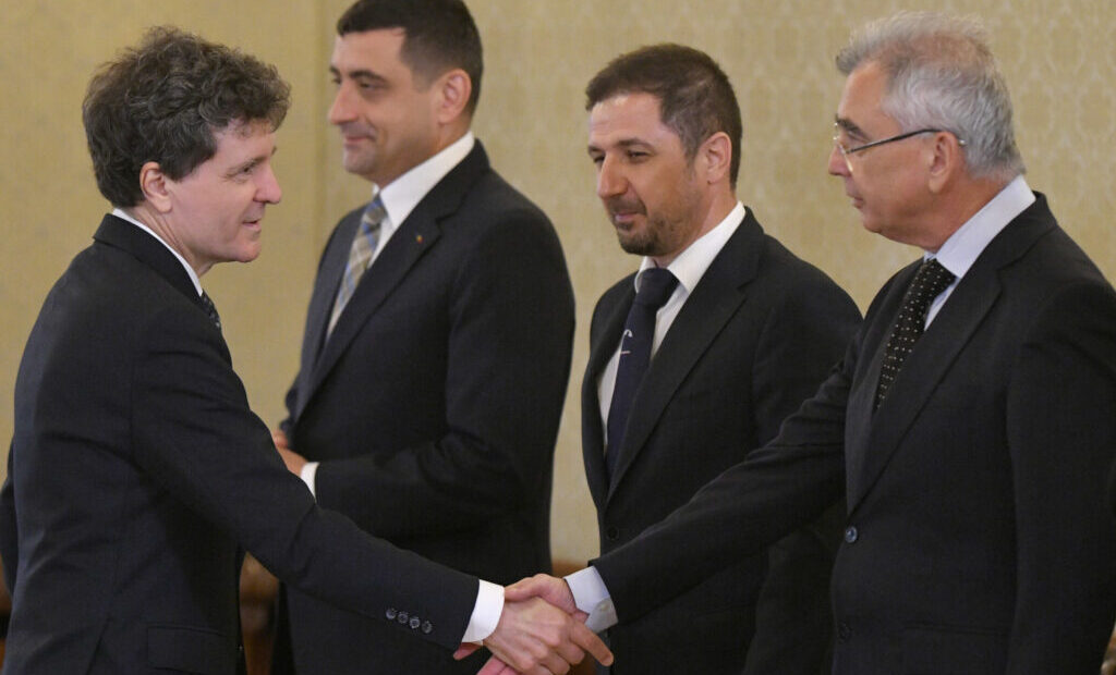 petrisor-peiu-il-acuza-pe-nicusor-dan:-a-devenit-garantul-crizei-politice,-desi-ar-fi-trebuit-sa-fie-un-garant-al-democratiei