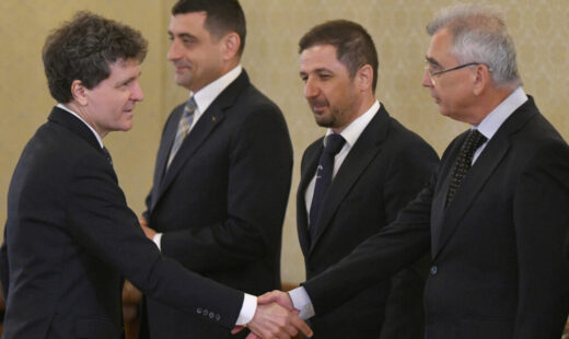 liderul-senatorilor-aur-il-acuza-pe-nicusor-dan:-a-devenit-garantul-crizei-politice,-desi-ar-fi-trebuit-sa-fie-un-garant-al-democratiei
