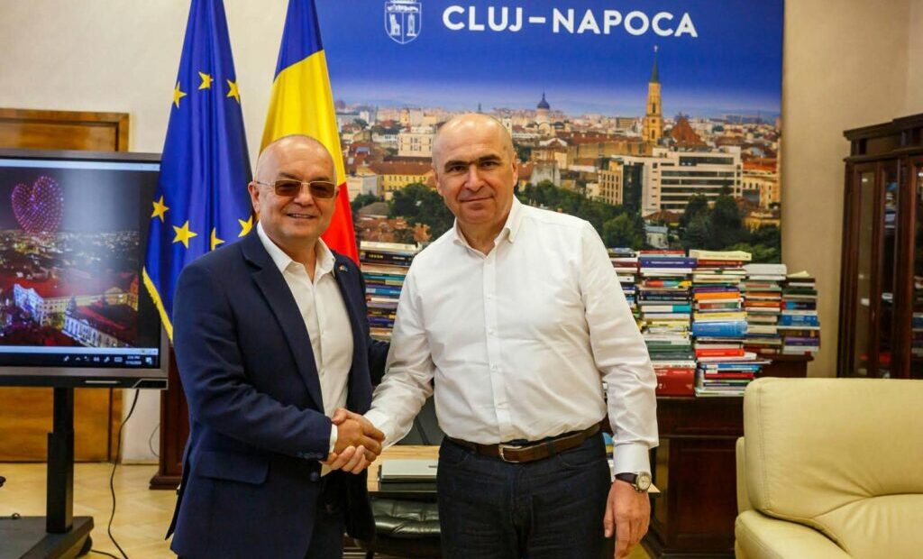 bolojan-a-discutat-cu-boc-despre-proiectele-pnrr,-apoi-a-verificat-stadiul-lucrarilor-la-autostrada-transilvania-/-bolojan:-de-la-1-decembrie-ar-trebui-sa-se-circule-fara-restrictii-pe-cei-peste-40-de-kilometri-noi-ai-autostrazii-transilvania
