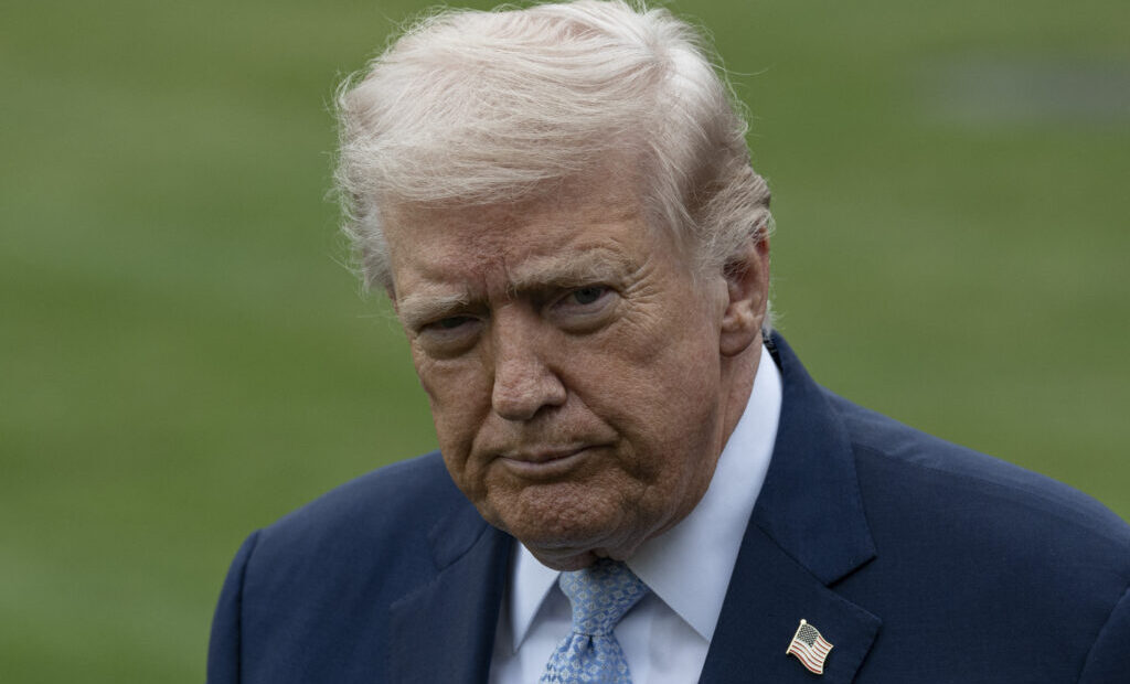 sunt-pe-lista-lor-de-mult-timp.-trump-spune-ca-a-lasat-instructiuni-in-cazul-in-care-teheranul-va-reusi-sa-l-asasineze