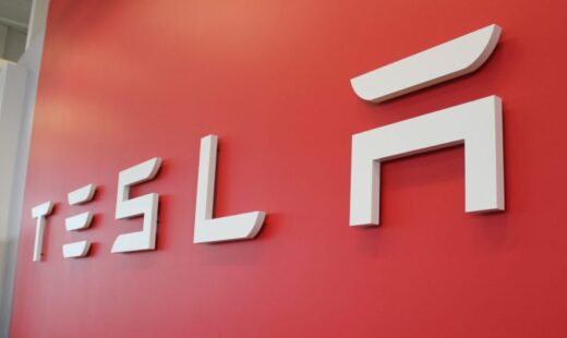 tesla-revine-spectaculos:-livrarile-au-crescut-cu-25%,-dar-byd-ramane-in-fata-la-electrice