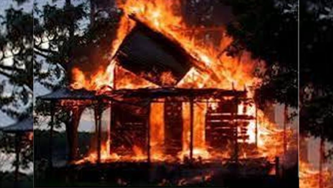 a-dat-foc-casei-in-care-se-afla-mama-vitrega!-barbatul-isi-asteapta-condamnarea