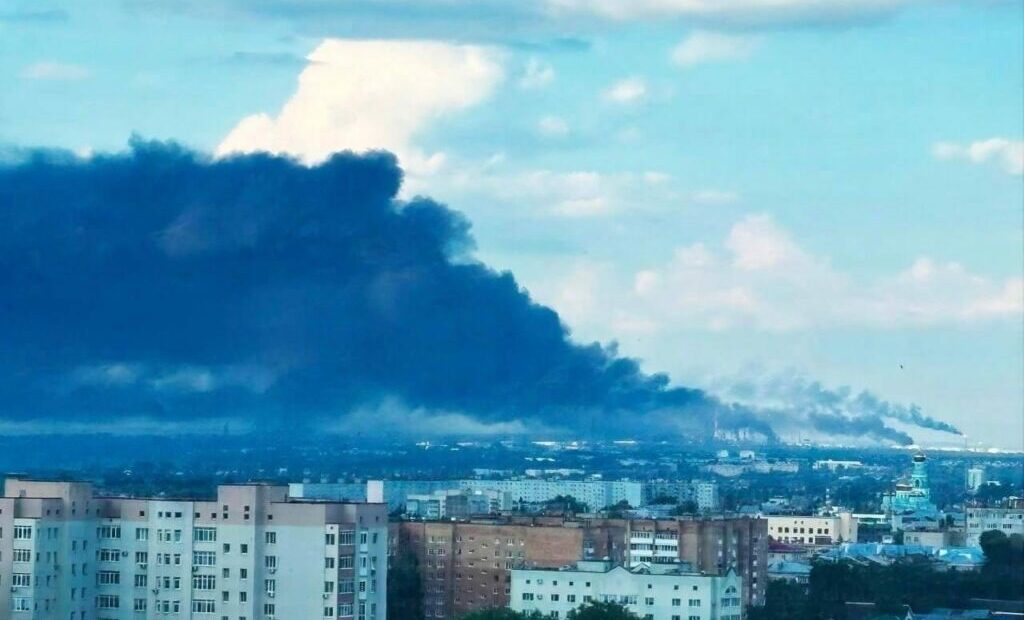 ucraina-lanseaza-un-nou-atac-asupra-rusiei.-dronele-au-lovit-o-rafinarie-de-petrol-din-sizran