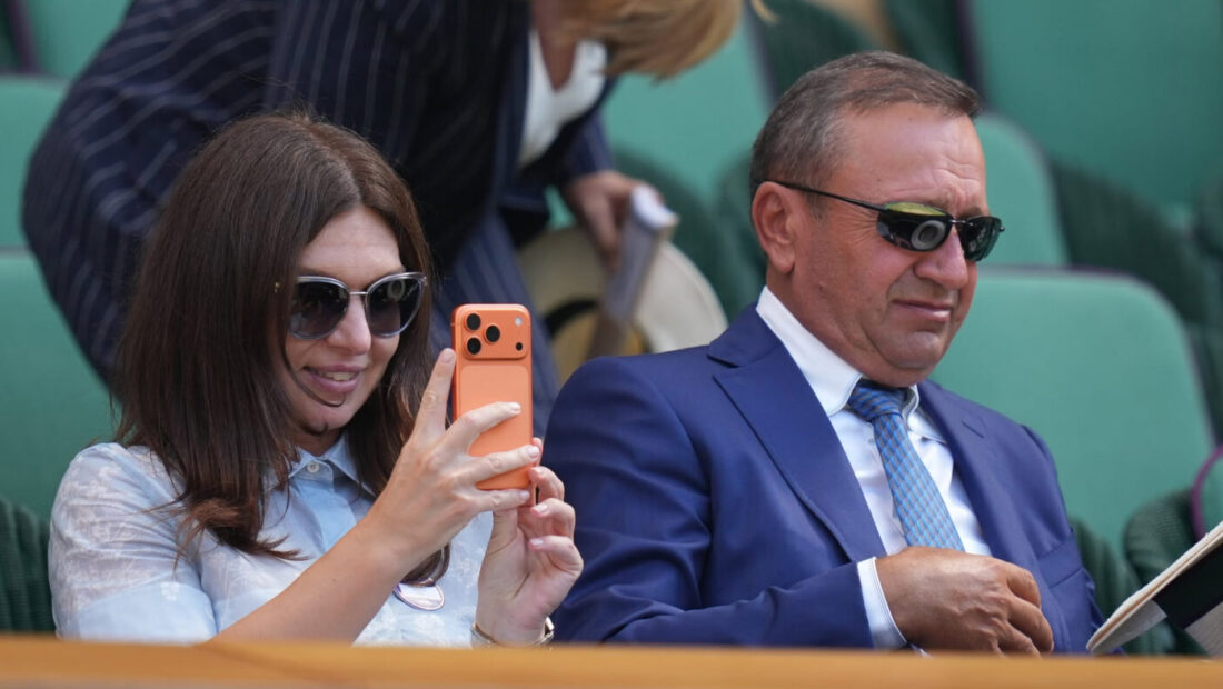 cum-i-a-raspuns-simona-halep-fiului-lui-ion-tiriac-dupa-reactia-acestuia-cand-a-vazut-o-cu-dorin-mateiu-in-loja-regala