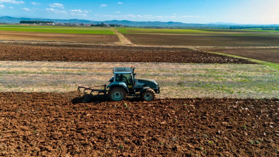 apia-face-razie-printre-fermieri-peste-14.000-de-agricultori-vor-fi-supusi-controalelor,-inainte-de-efectuarea-platilor