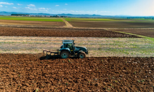 apia-face-razie-printre-fermieri-peste-14.000-de-agricultori-vor-fi-supusi-controalelor,-inainte-de-efectuarea-platilor