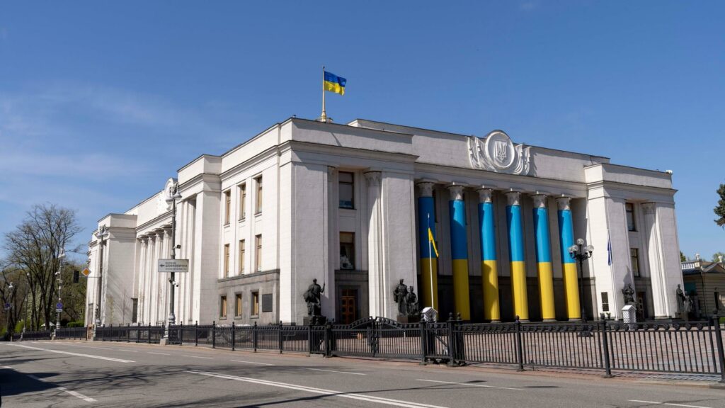 ucraina-prelungeste-pentru-a-20-a-oara-legea-martiala-si-mobilizarea