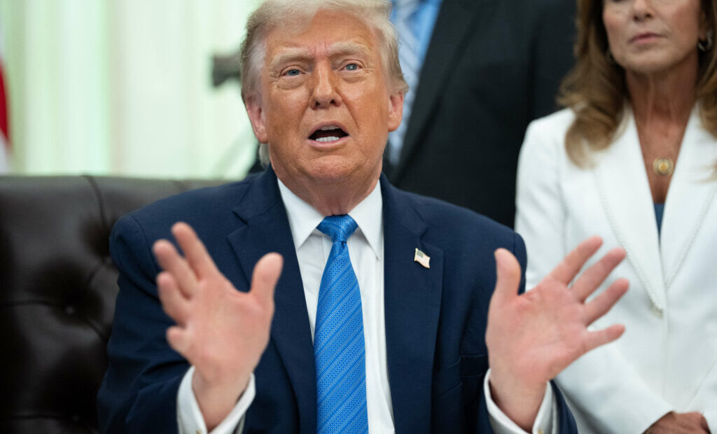 donald-trump-anunta-ca-proiectul-de-sanctiuni-impotriva-rusiei-ar-putea-fi-aplicat-si-impotriva-iranului-si-gruparii-hezbollah